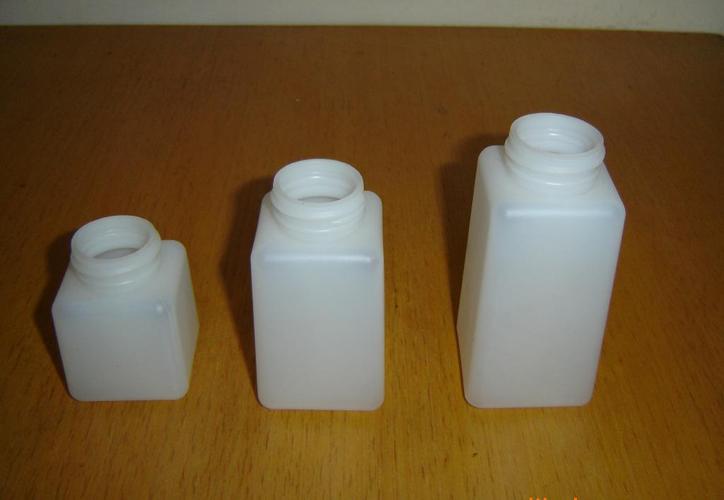 余姚市凌志塑料制品厂提供的余姚凌志塑料瓶 喷雾器